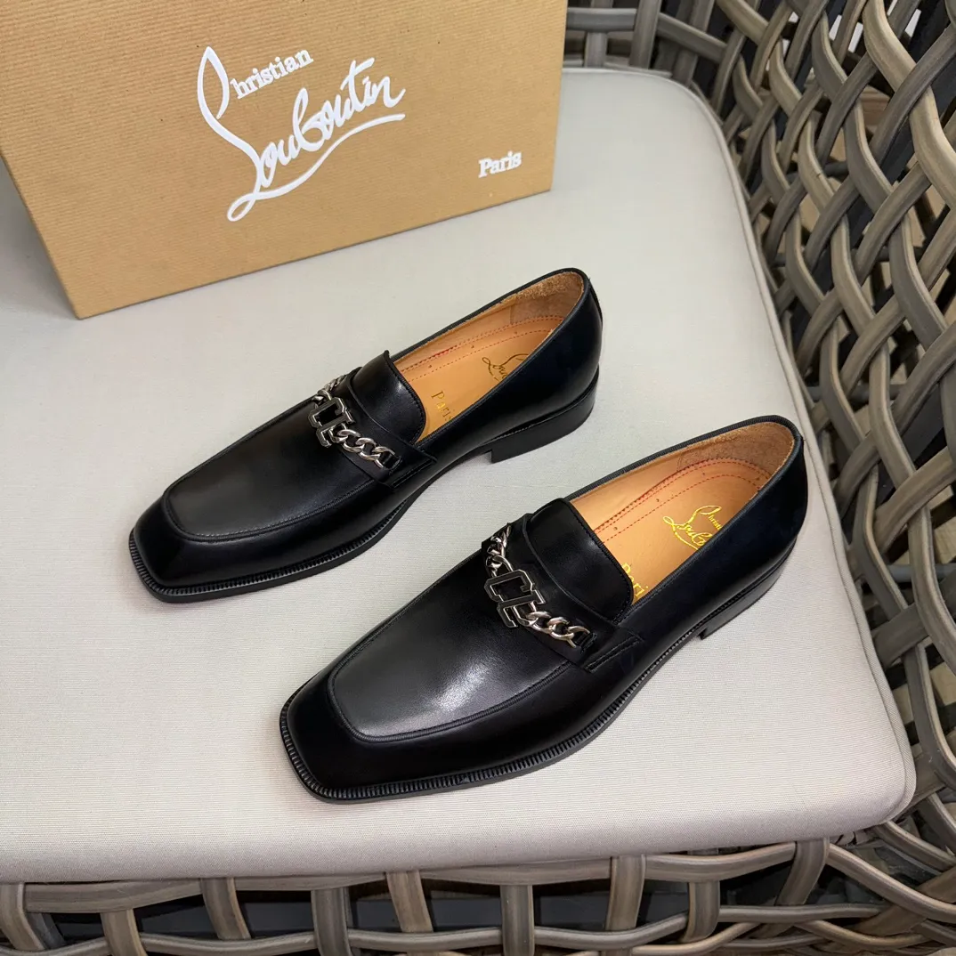 [CL red-soled shoes] Top P: 1020💰 Size 39-44 (⚠️38.45.46 custom-made, non-refundable and non-exchangeable) 🆑High-end men's business formal leather shoes, classic red-soled shoes | Fabric: Original imported first-layer cowhide, iconic rivet decoration | Lining: water-dyed cowhide lining Outsole: red cowhide outsole imported from Italy Brand: Christia*.Loubouti* 🆑 High-end men's business dress shoes | classic red soled shoes | Upper: original imported first layer cowhide iconic rivet decoration | Linning: Water dyed cow skin inner Outsole: red cowhide outsole imported from Italy Size: 39-44 (38.45.46 customized) Brand: Christia*.Loubouti*